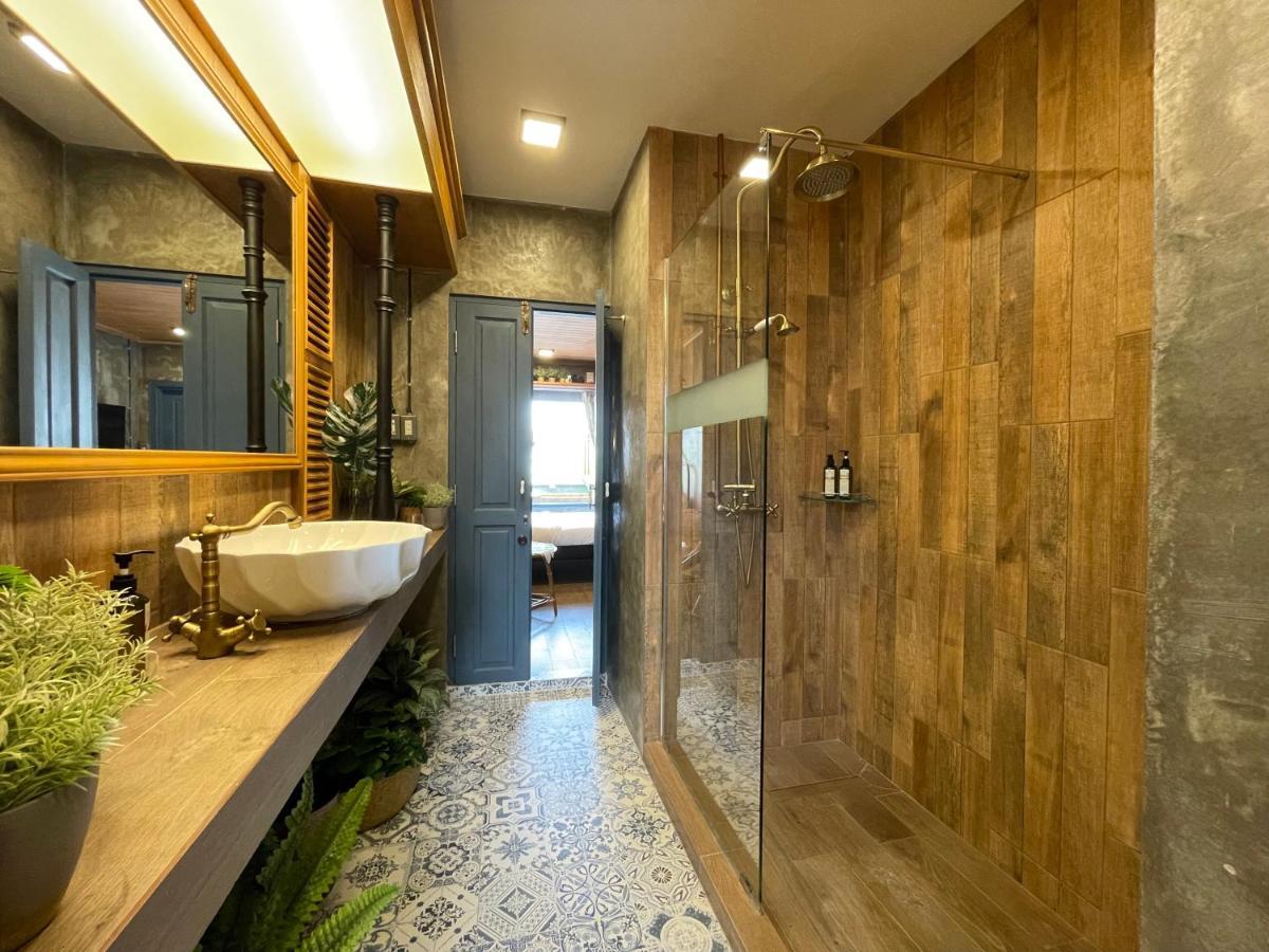 Central Old Town Cottage 방콕 외부 사진